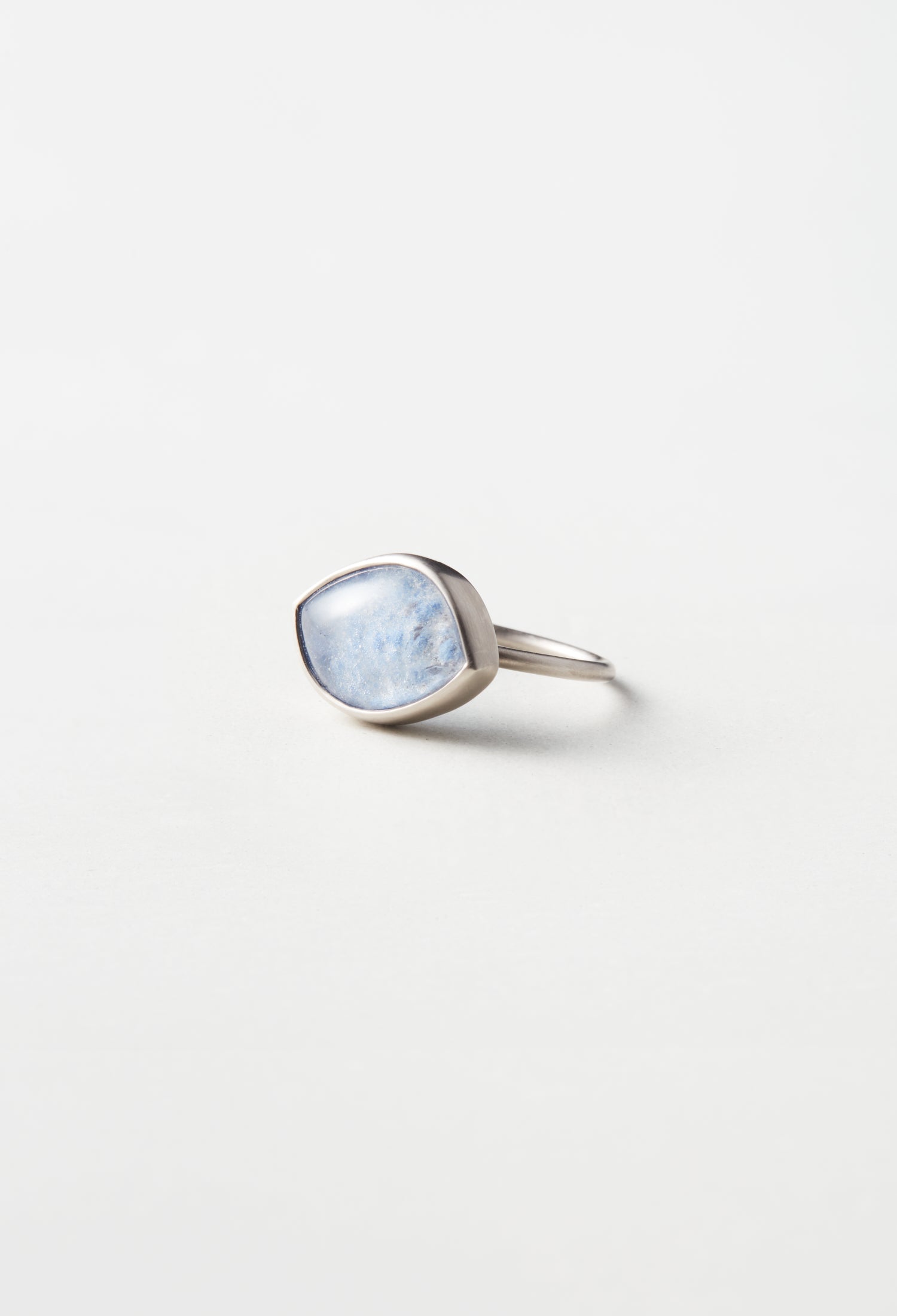 Dumortierite in Quartz Ring – bororo