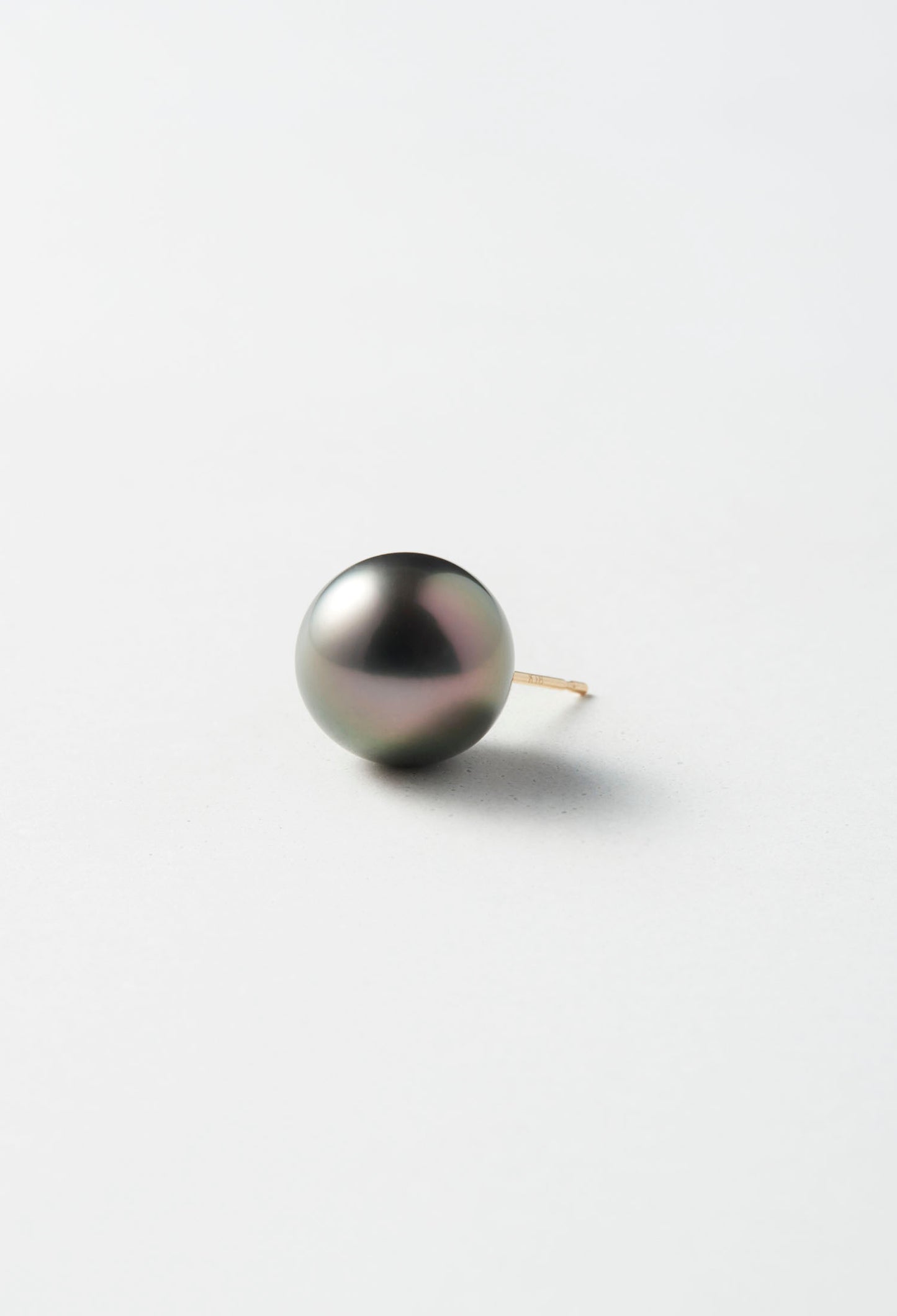 Pinkish Black South Sea Pearl Pierced Earring
