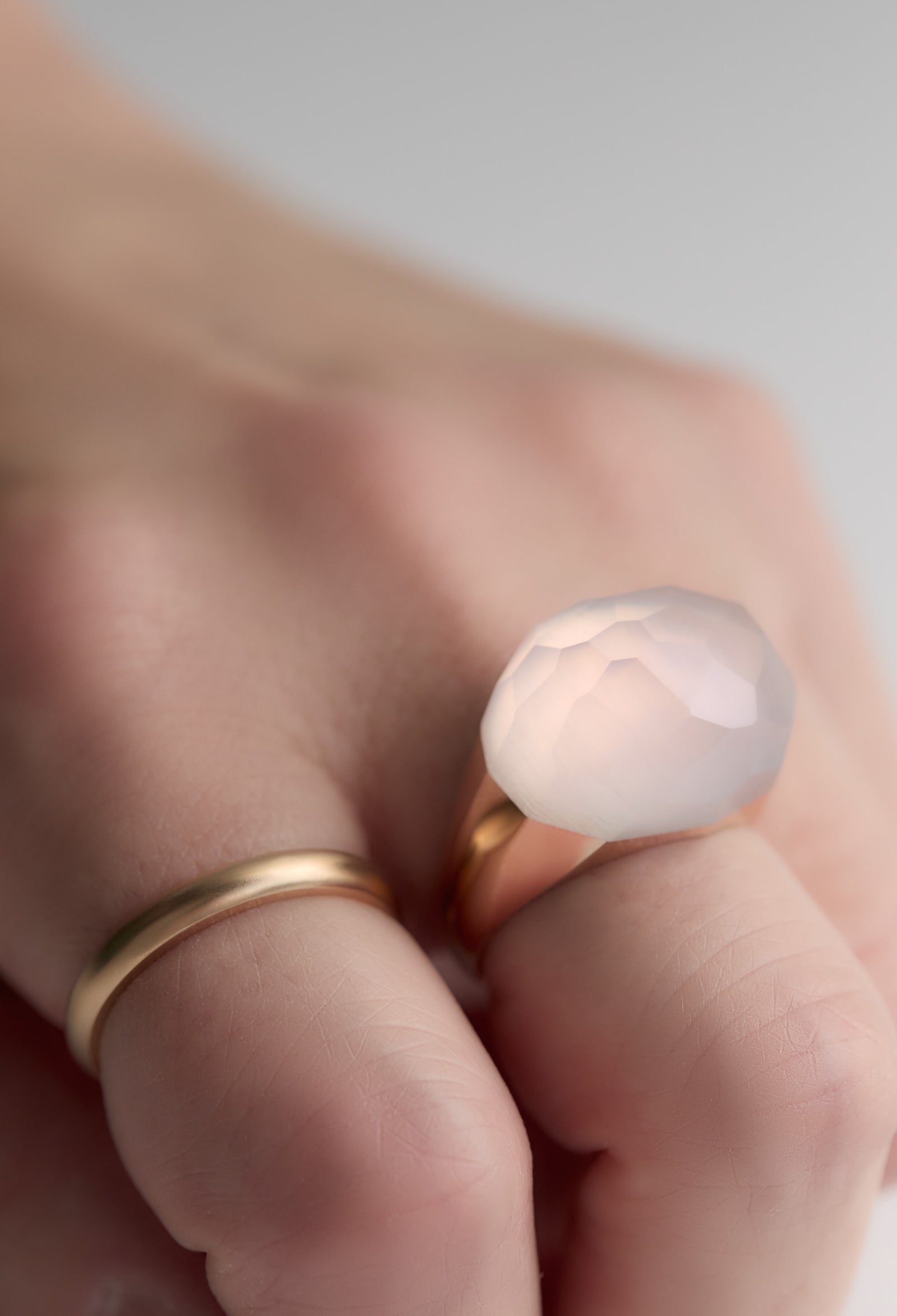 ドレス・ア・ドレス/K18リング/ローズクウォーツ Rose Quartz Rock Ring / Faceted Round / Pink – bororo