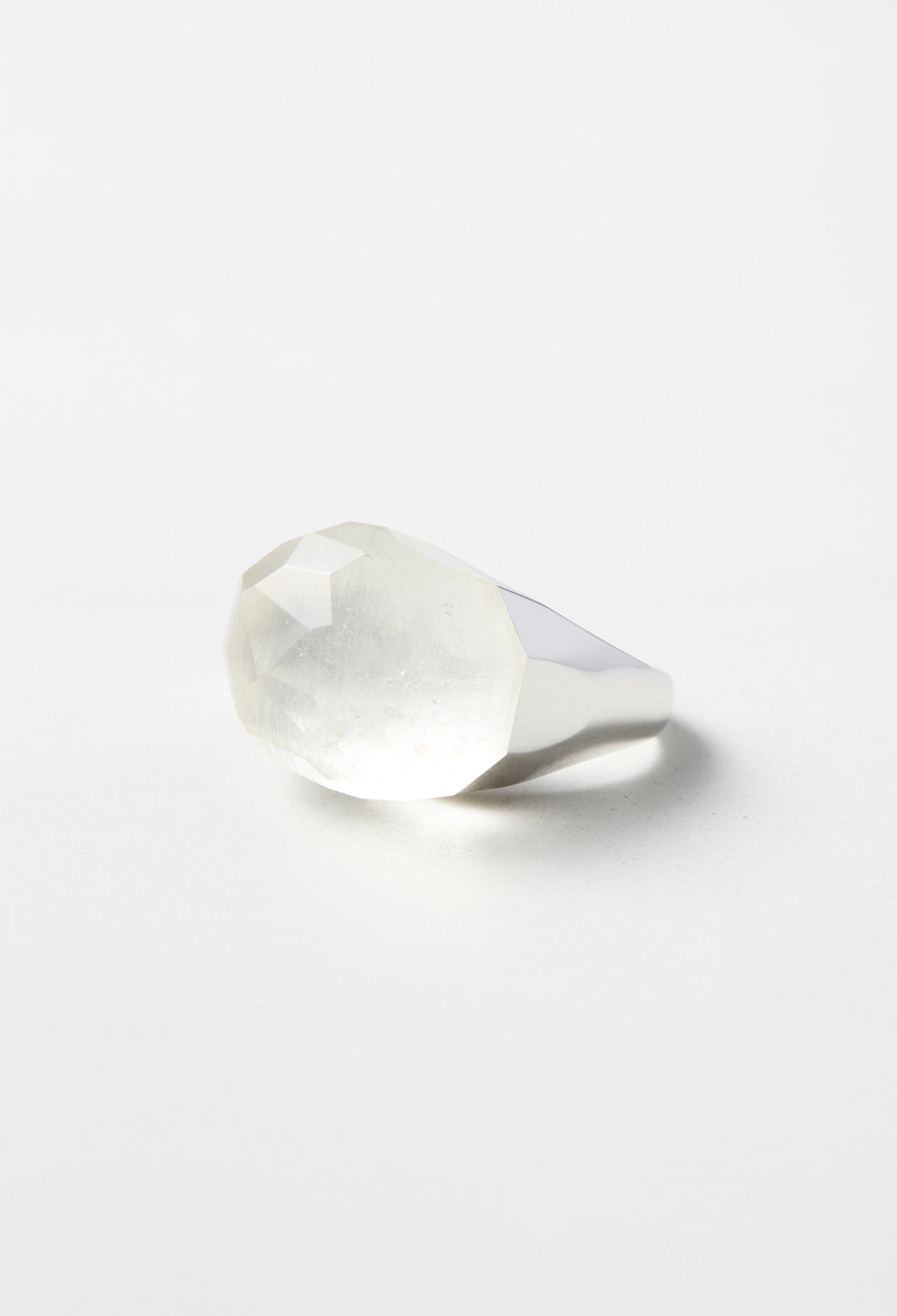 水晶　手のひらサイズ Himalaya Quartz Rock Ring / Faceted Round / Silver – bororo