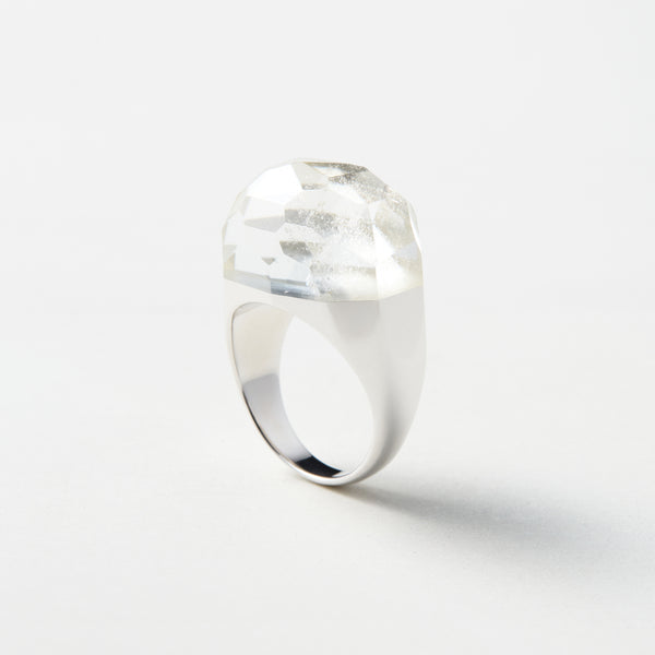 輸入雑貨　天然水晶石　『ヨーロッパ郊外・山奥の家』　クリスタルアート　ゴールド縁 Himalaya Quartz Rock Ring / Faceted Round / Silver – bororo