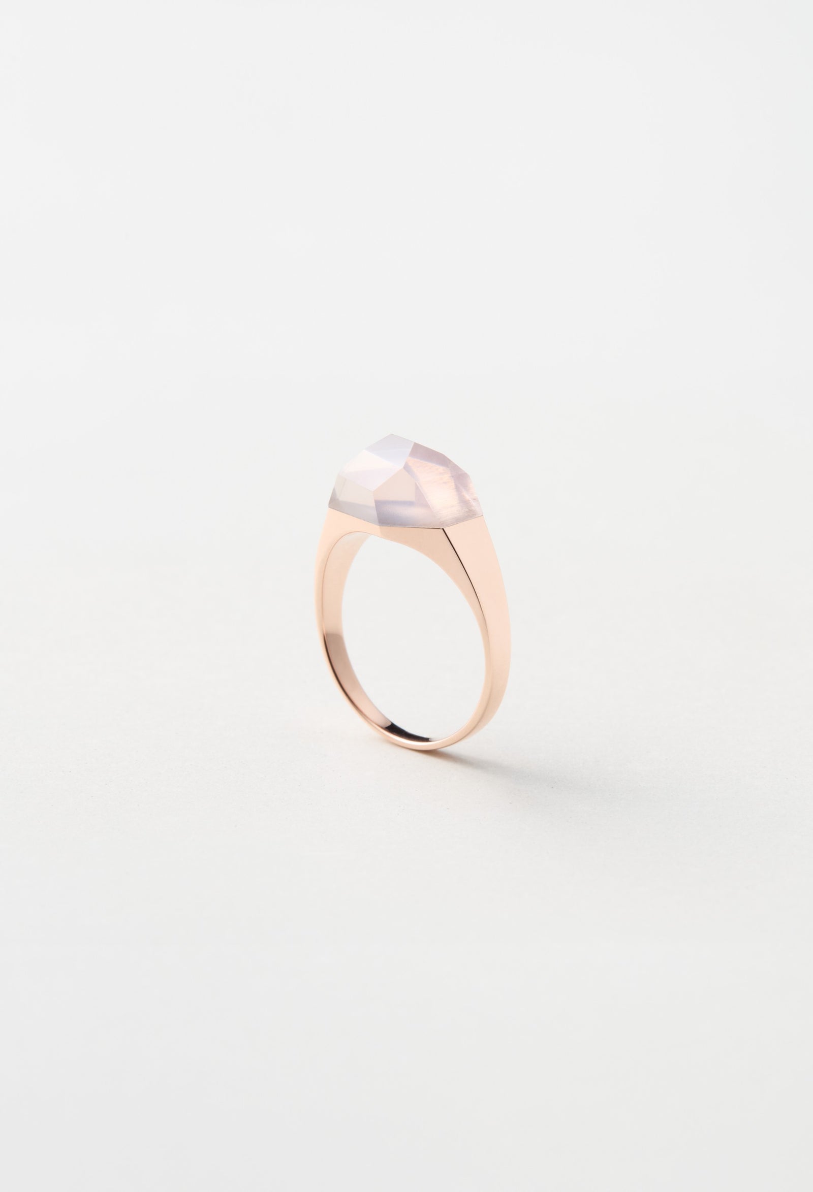 古美術 水晶 飾物 乙女鉱山の水晶製 ブレスレット 展示中 in Museum of