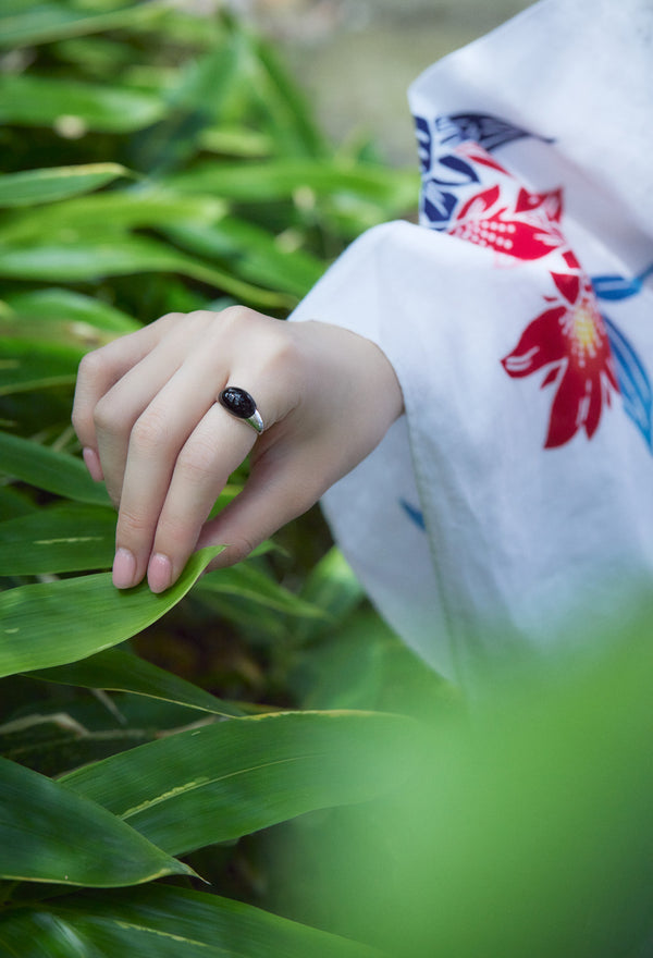 Onyx Mini Rock Ring / Round / Silver