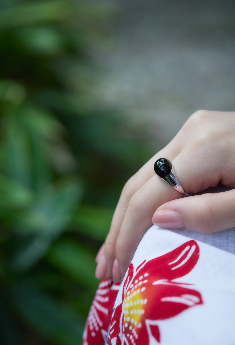 Onyx Mini Rock Ring / Round / Silver