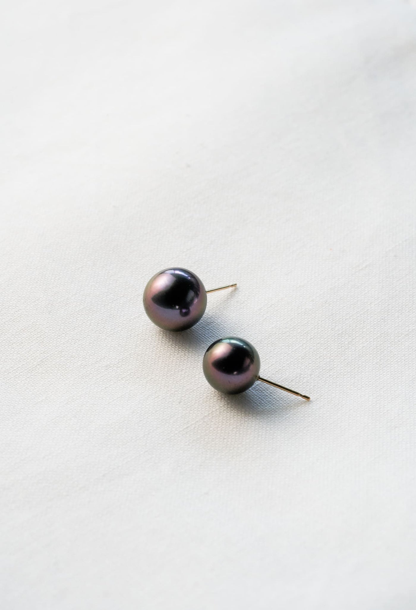 Pinkish Black South Sea Pearl Pierce – bororo Pinkish Black South Sea Pearl Pierce – bororo