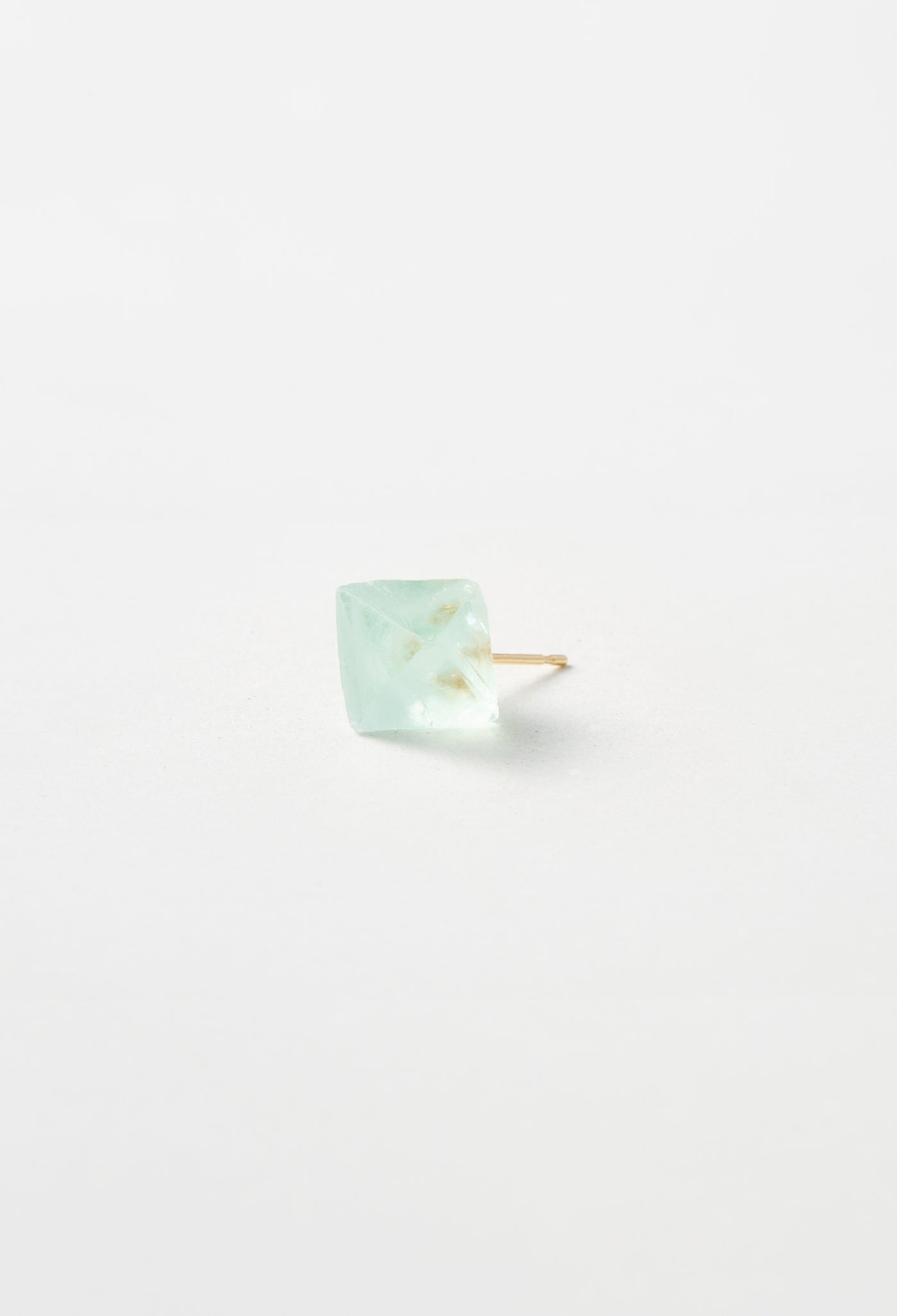 ボロロ bororo フルオライト ピアス Fluorite Pierce – bororo