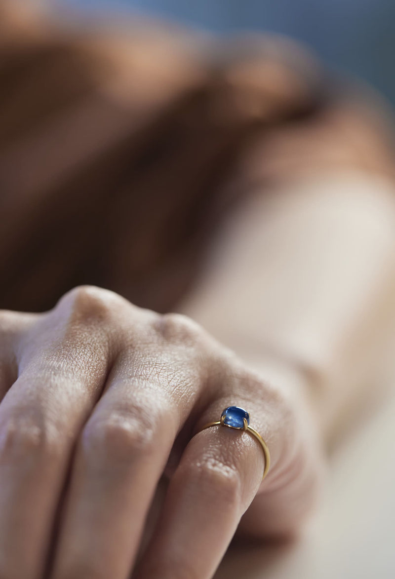 Sapphire Cabochon Gem Ring / Pinky