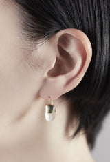 Milky Quartz Rock Pierced Earrings / Vertical Round Hook (Pair)