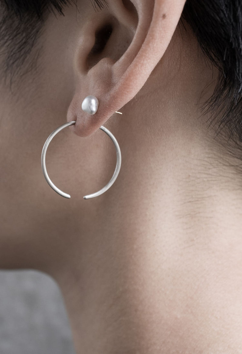 Gray South Sea Keshi Pearl Pierced Earring
