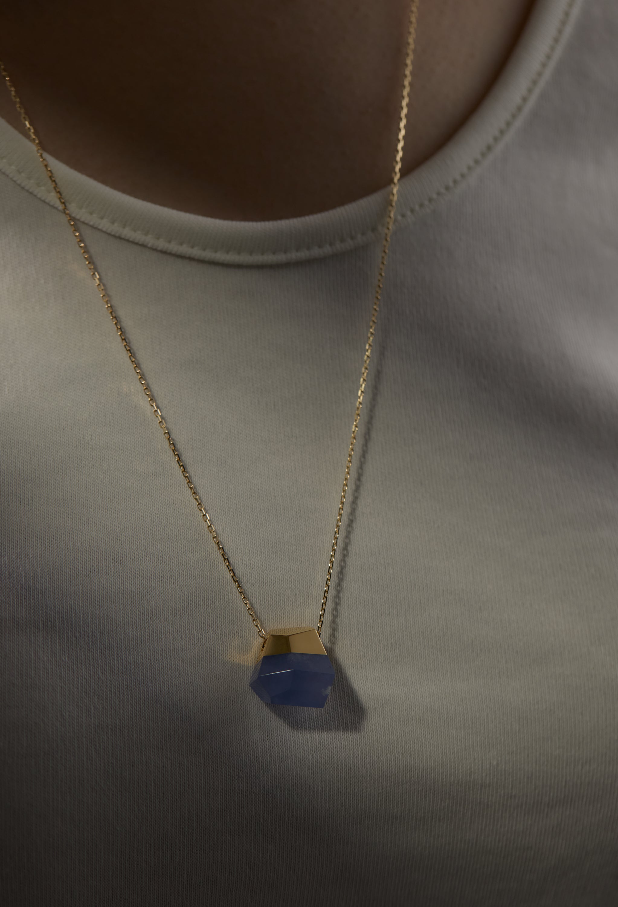 Blue Chalcedony Necklace / M – bororo