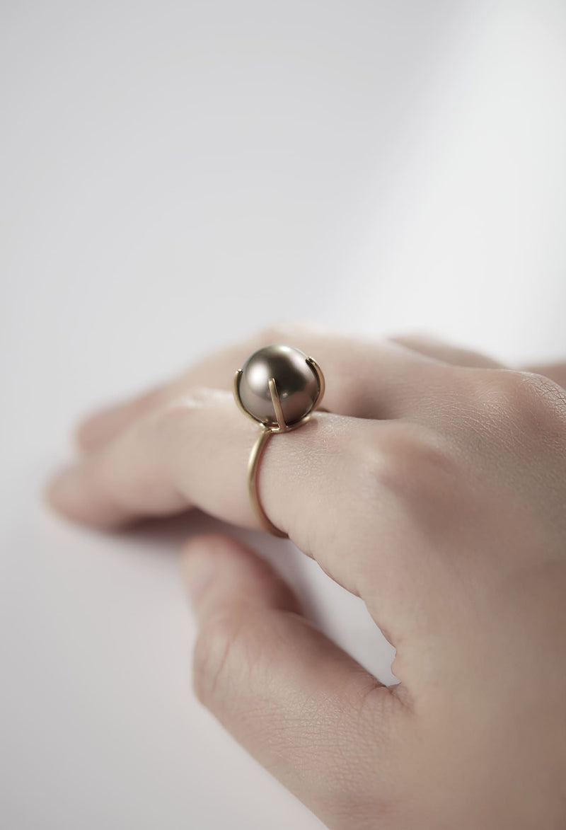 Pinkish Black South Sea Pearl Gem Ring