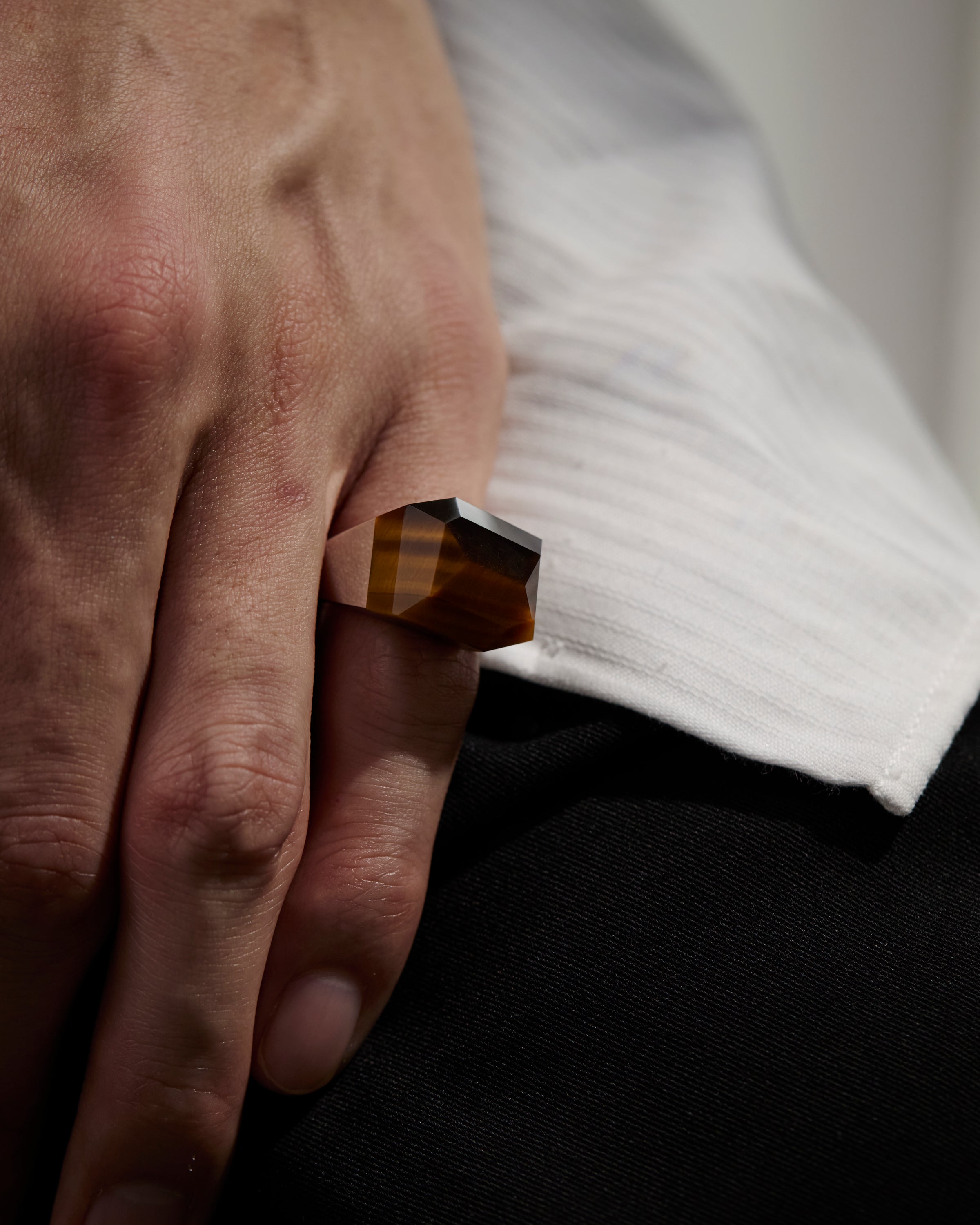 Tiger's Eye Rock Ring / Round / Yellow