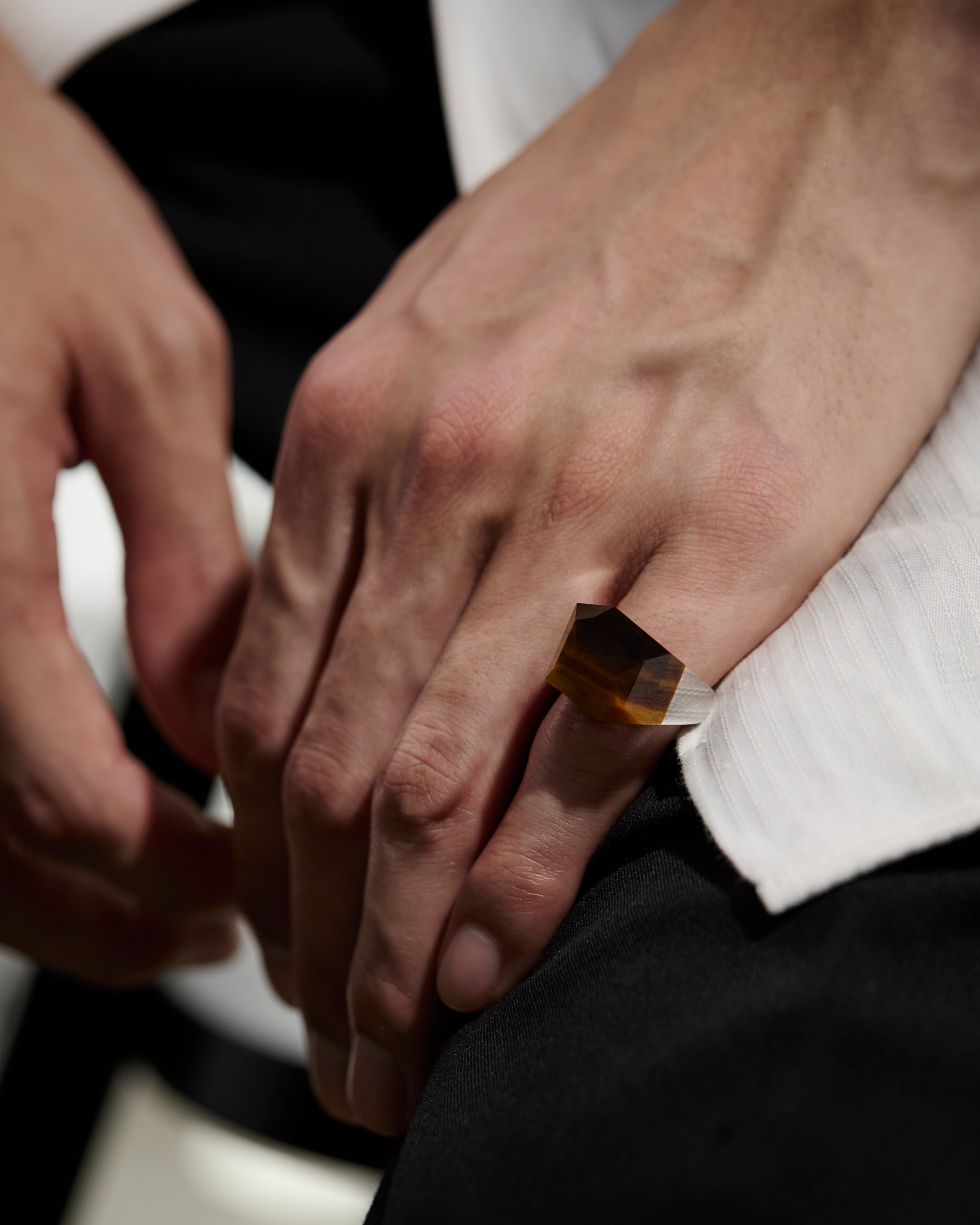 Tiger's Eye Rock Ring / Round / Yellow