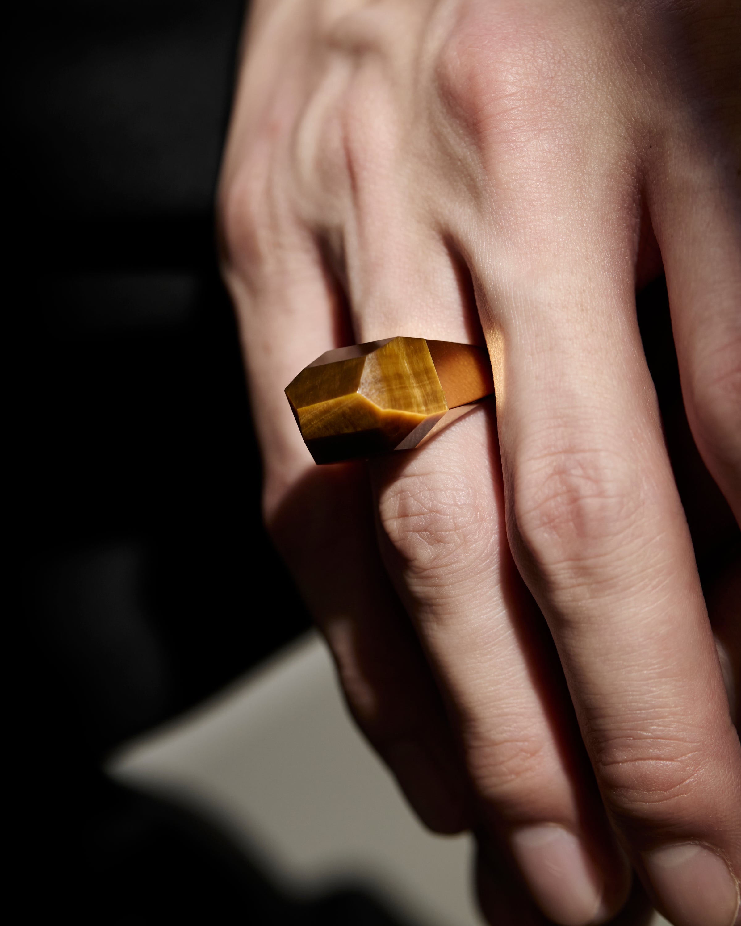 Tiger's Eye Rock Ring / Round / Yellow