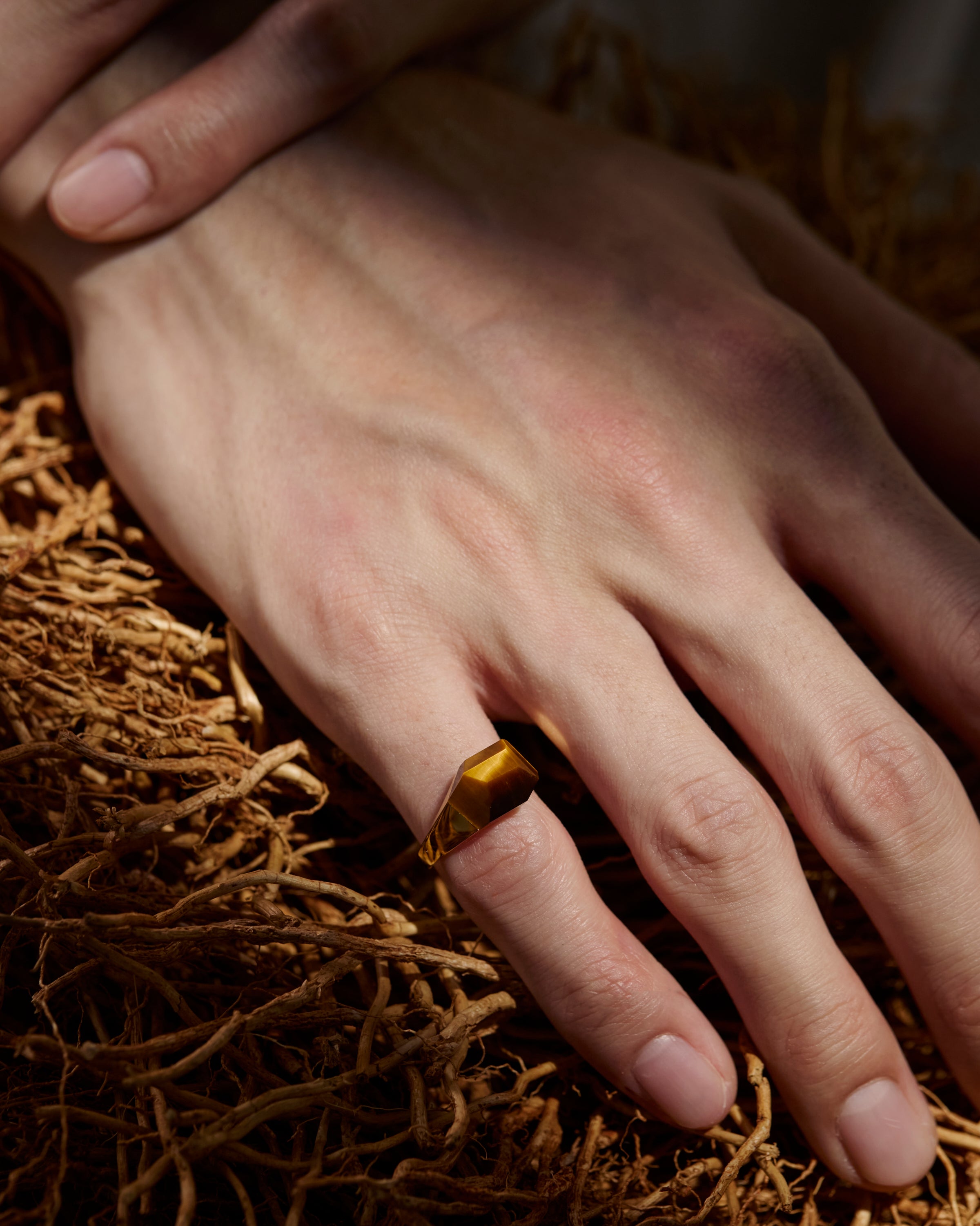 Tiger's Eye Rock Ring / Round / Yellow