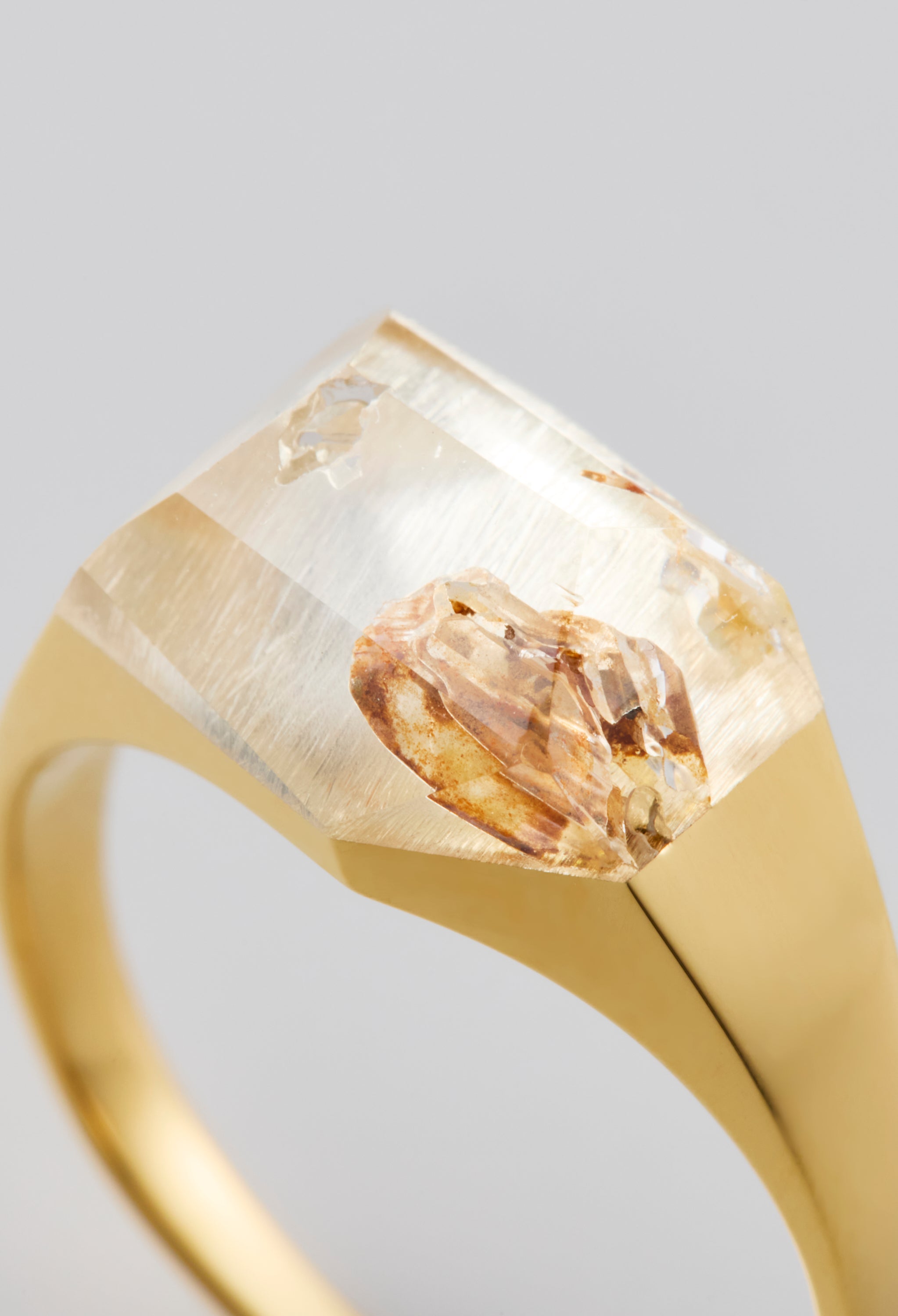 【美品】bororo gem ring アイオライト18KYG 10号 美品】bororo gem ring アイオライト18KYG 10号 - メルカリ