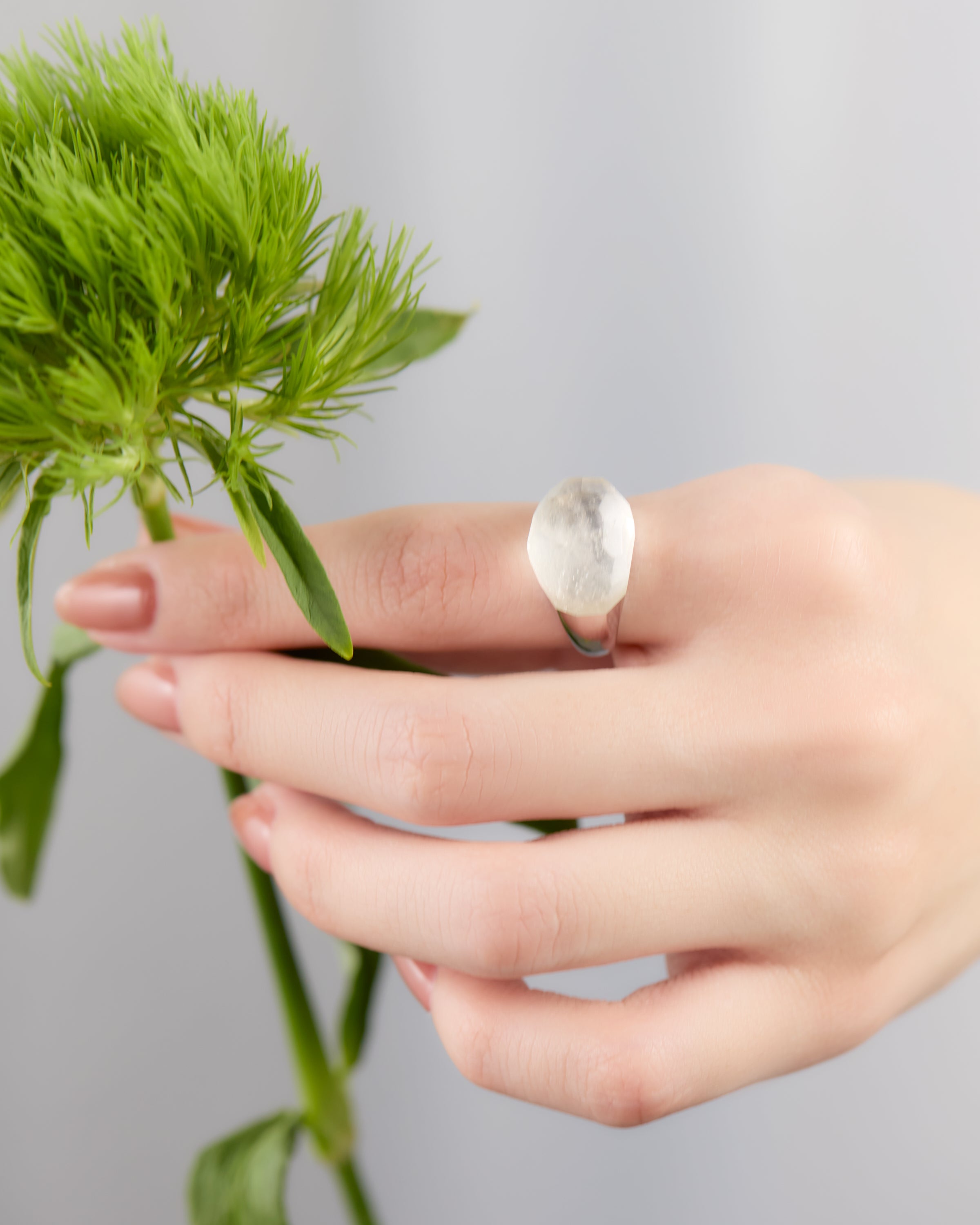 Himalaya Quartz Mini Rock Ring / Faceted Round / Silver