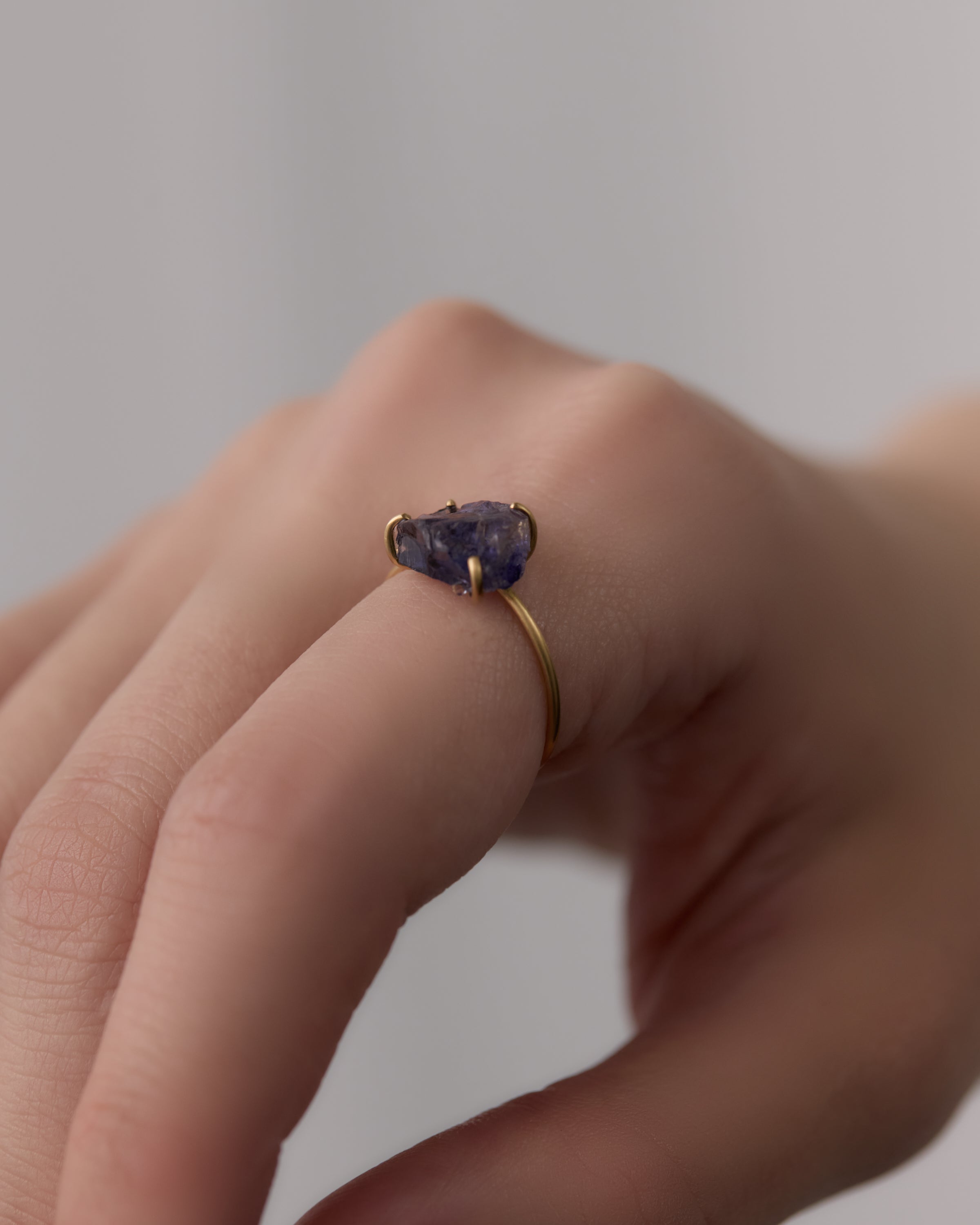 【美品】bororo gem ring アイオライト18KYG 10号 美品】bororo gem ring アイオライト18KYG 10号 - メルカリ