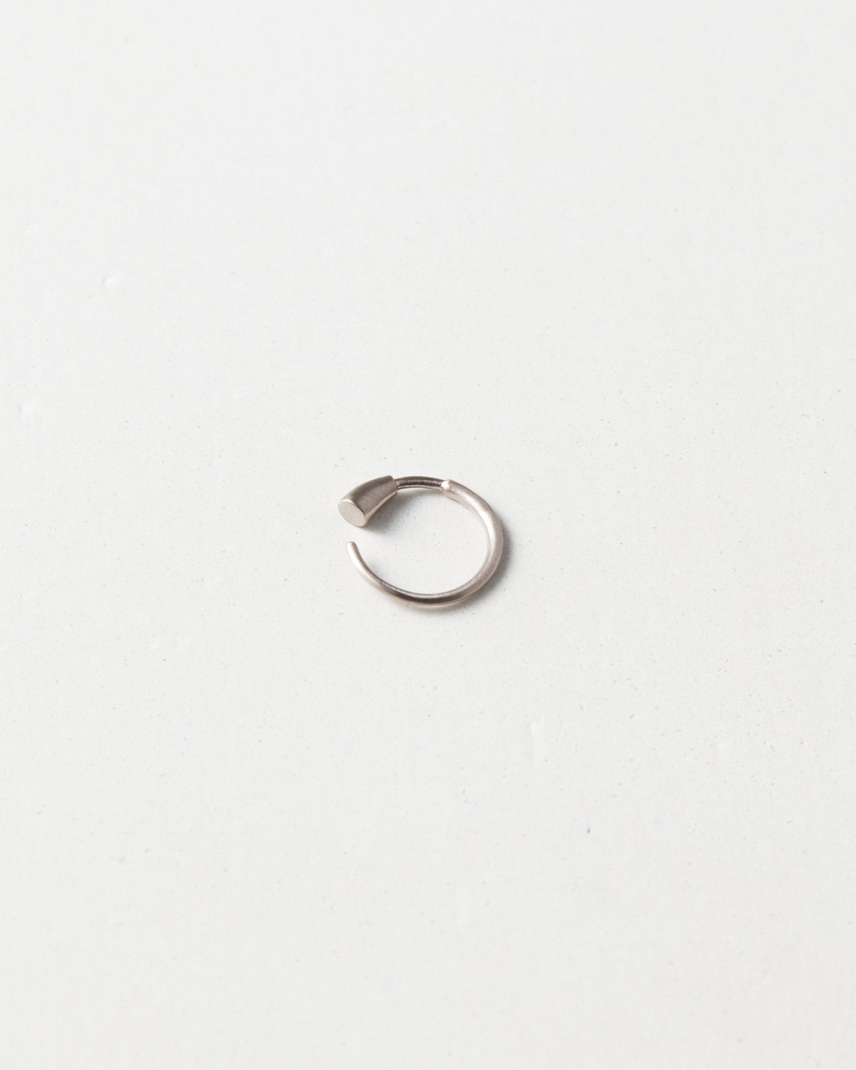 K18 ウェッジフープ ピアス S – bororo