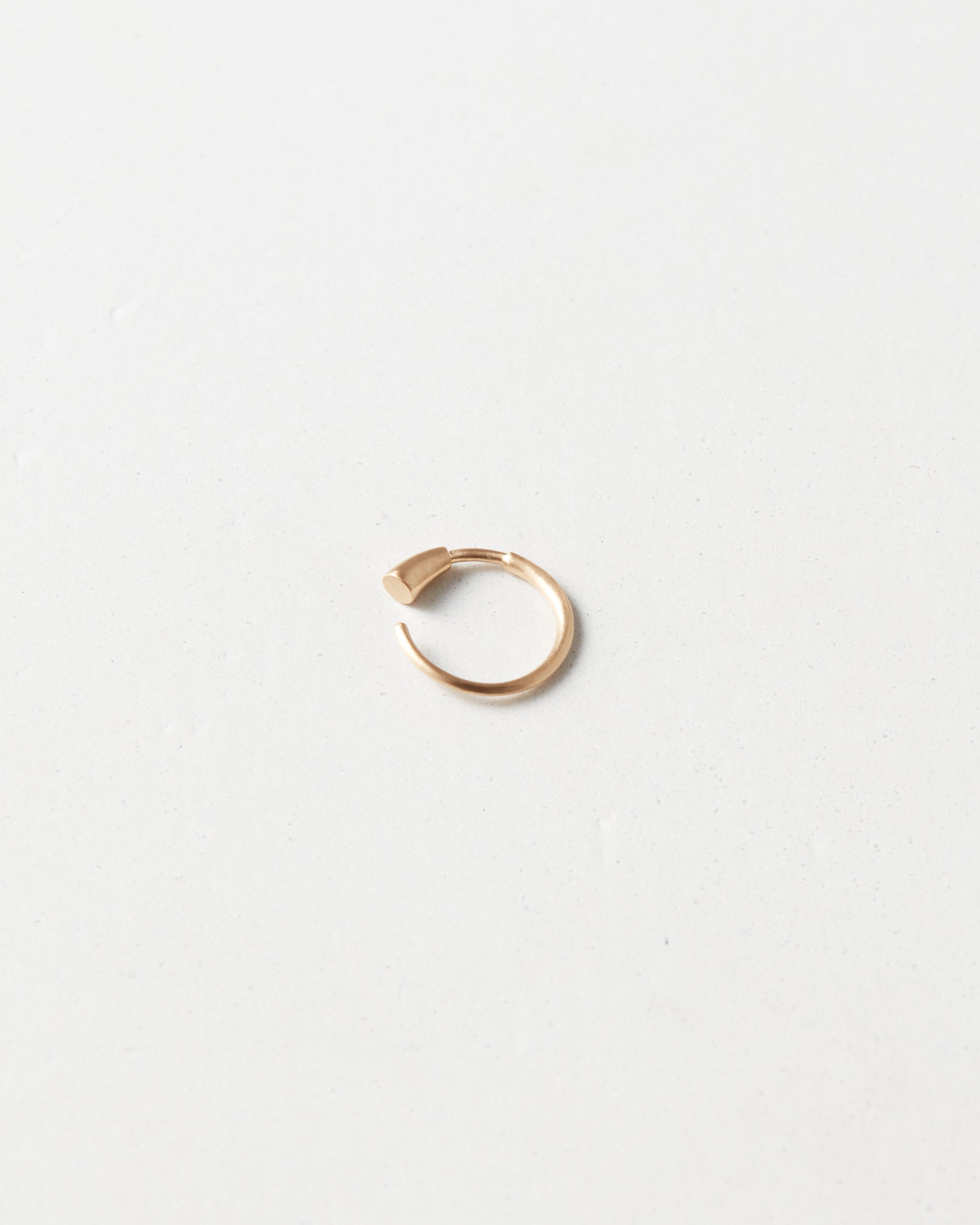 K18 ウェッジフープ ピアス S – bororo